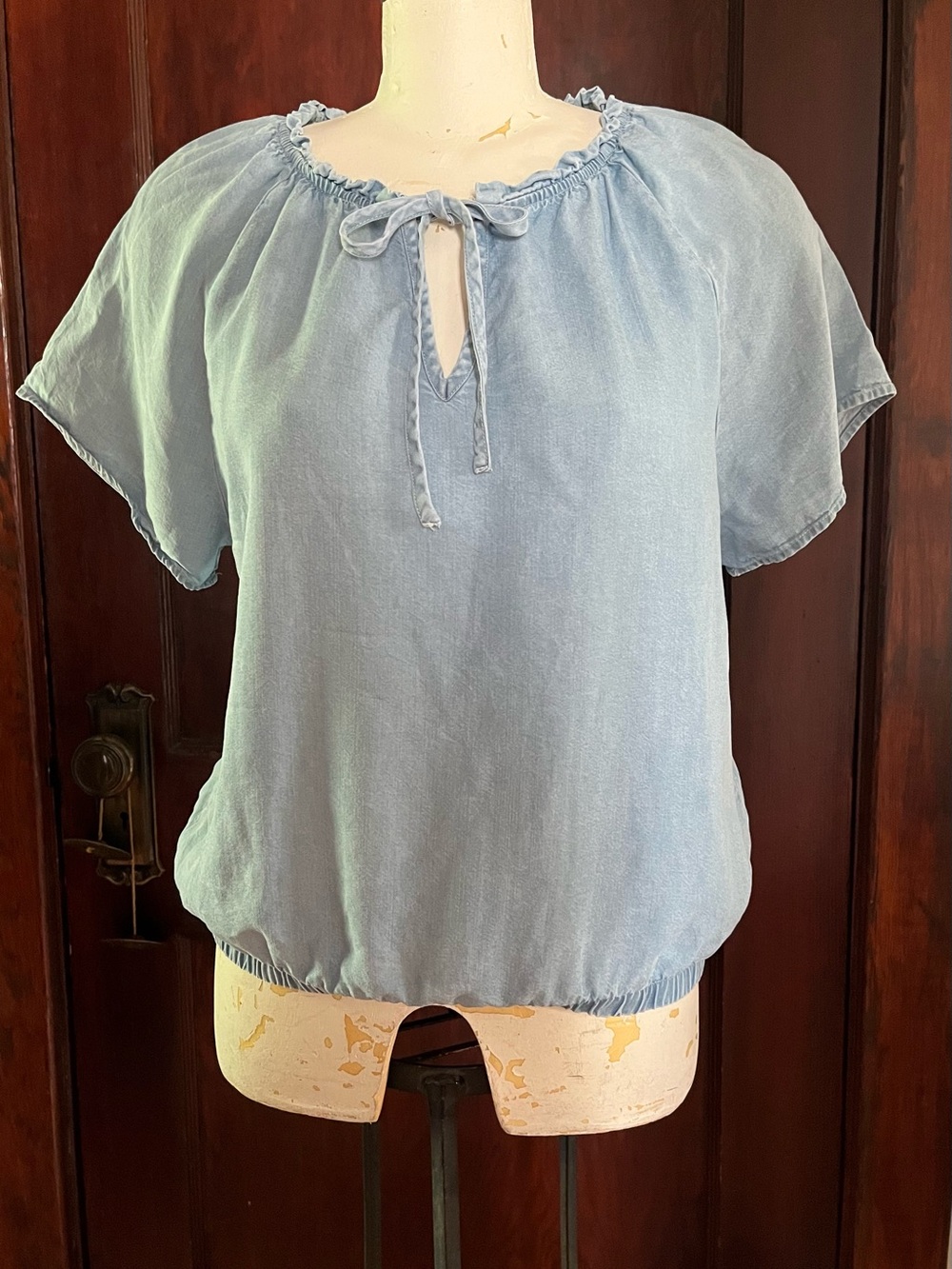 Oak & Ivy Light Blue Peasant Tie-Neck Women's Top - Size M